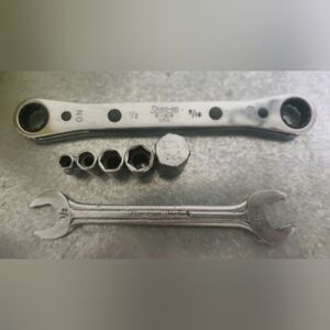 Vintage Snap On Set, Sockets, Ratcheting Box, Drain Plug, Bluepoint Wrench